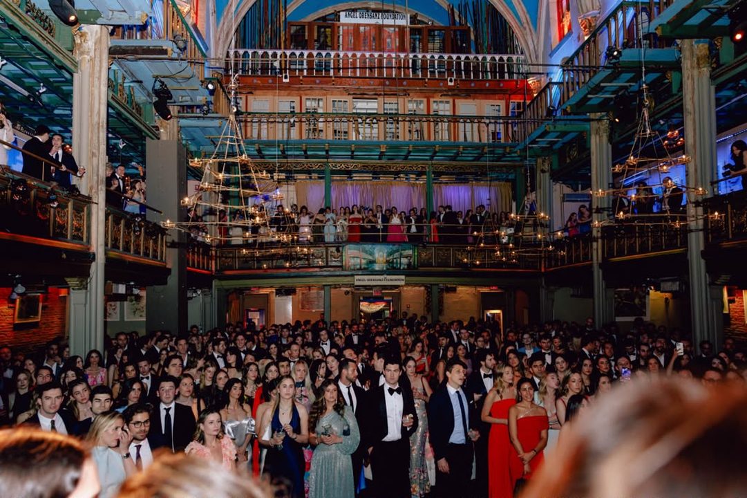 Gala crowd